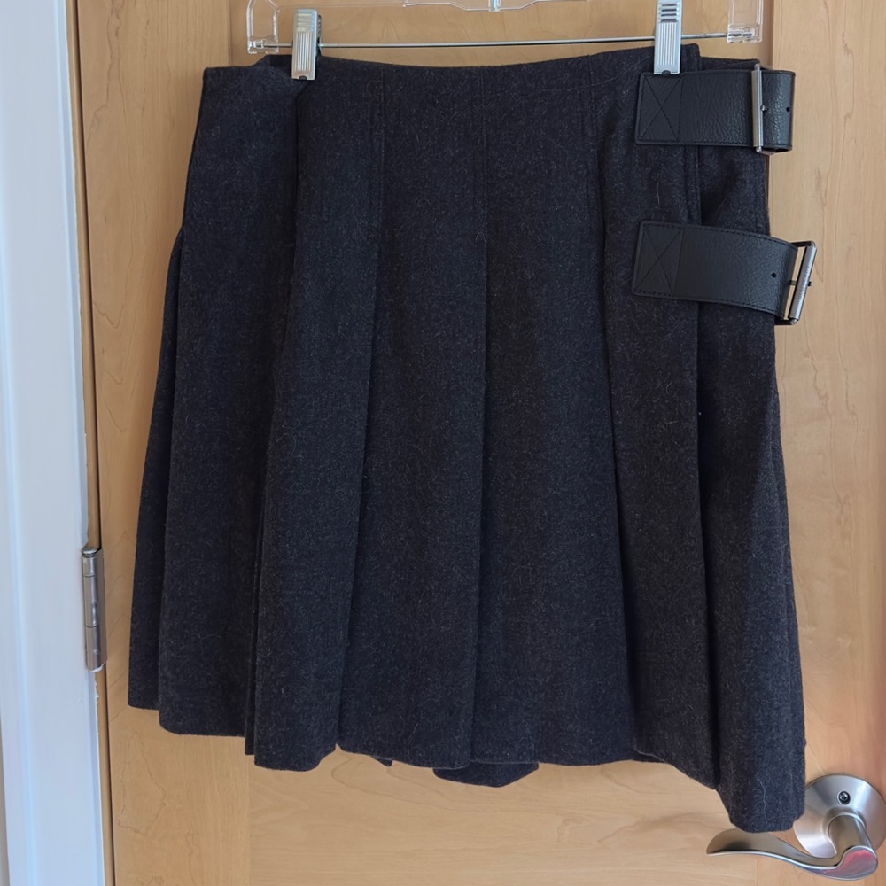 Burberry Brit Gray Flannel Skirt size 8 Wool Blend EUC